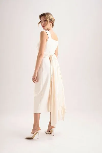 Платье-футляр с кушаком