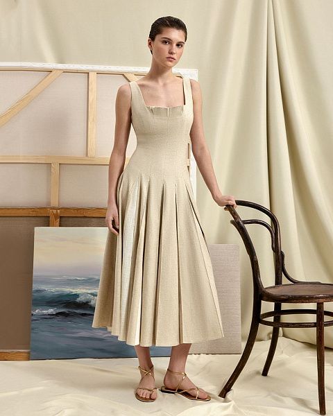 Льняное платье миди со складками