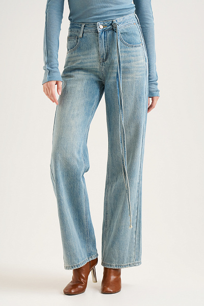 Джинсы с кожаной нашивкой на кармане Jeans Blue