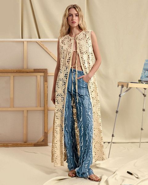 Удлиненный жилет из кружевного полотна